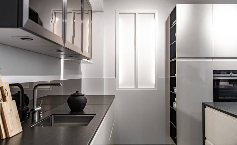 Interior de cozinha moderna estilo minimalista